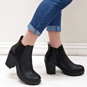 Black Elastic Chelsea Lug Ankle Boots Booties